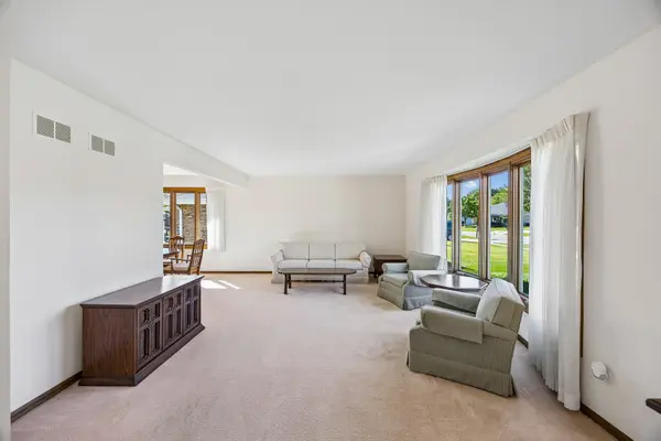 7809 Palm DR, Orland Park, IL 60462