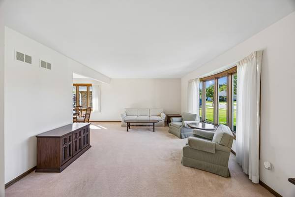 7809 Palm DR, Orland Park, IL 60462