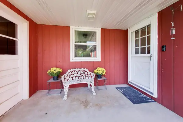 1120 Dean ST, Woodstock, IL 60098