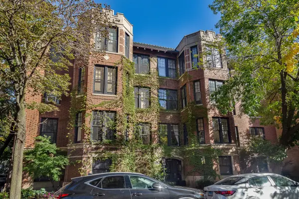 450 W Surf ST #1, Chicago, IL 60657