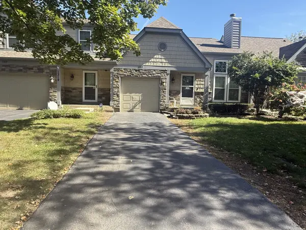 1317 Seabury CIR, Carol Stream, IL 60188