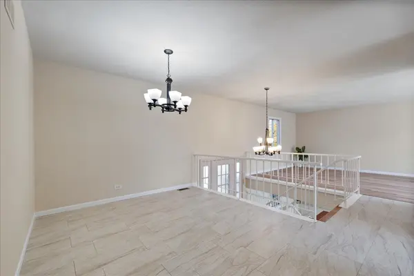223 AUGUSTA DR, Vernon Hills, IL 60061