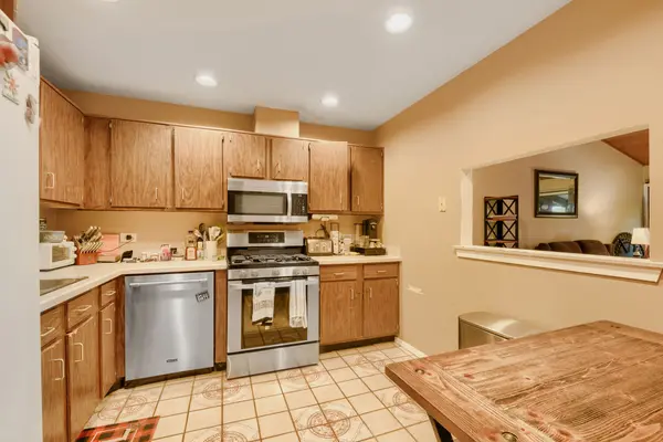 14509 Sussex CT #PH3, Oak Forest, IL 60452