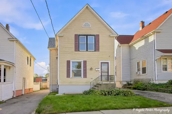 407 4th ST, Waukegan, IL 60085