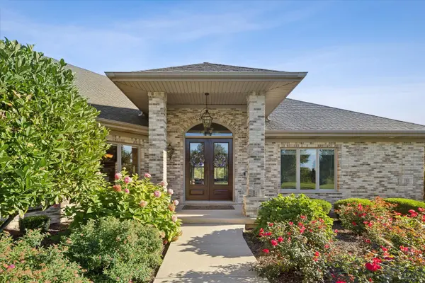 25860 Prairie Hill LN, Plainfield, IL 60585