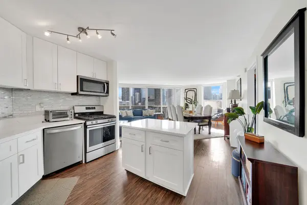 545 N Dearborn ST #2510, Chicago, IL 60654