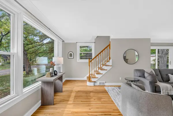 7418 Edgebrook DR, Saint Louis Park, MN 55426
