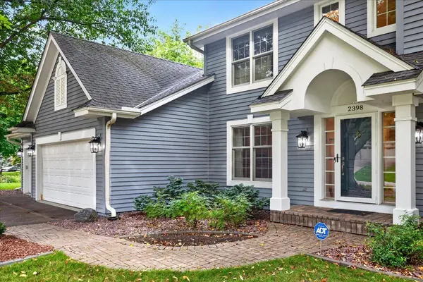 2398 Hunter DR, Chanhassen, MN 55317