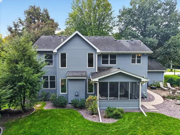 2398 Hunter DR, Chanhassen, MN 55317