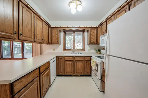 3379 Southgate CT #B, Eau Claire, WI 54701
