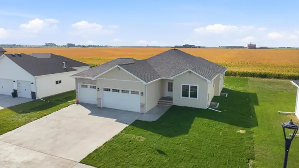 4288 Pine Pkwy S, Fargo, ND 58104