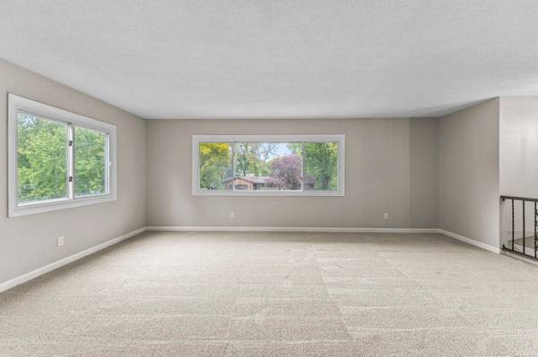 1435 56th ST E, Inver Grove Heights, MN 55077