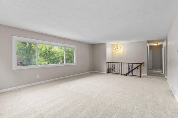 1435 56th ST E, Inver Grove Heights, MN 55077