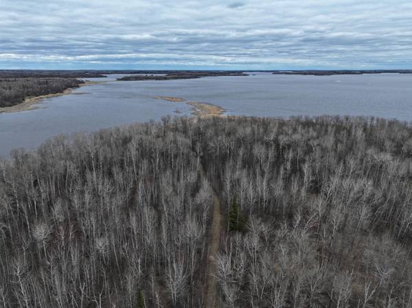 2521 Youngs Bay DR NW, Angle Inlet, MN 56711