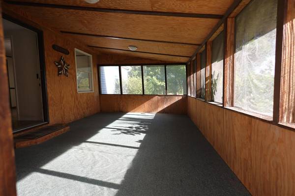 798 2nd ST NE, Hillsboro, ND 58045