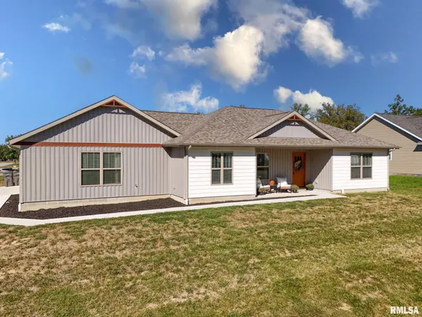 5934 CHANDLER DR, Carterville, IL 62918