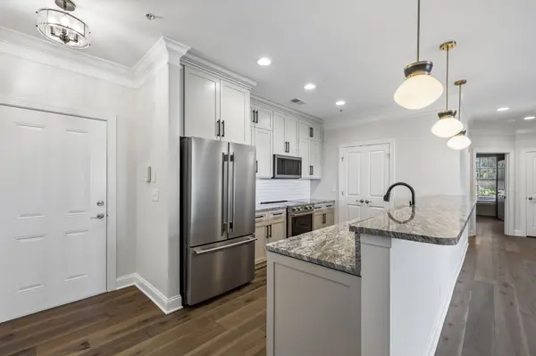 3100 W End Cir #103, Nashville, TN 37203