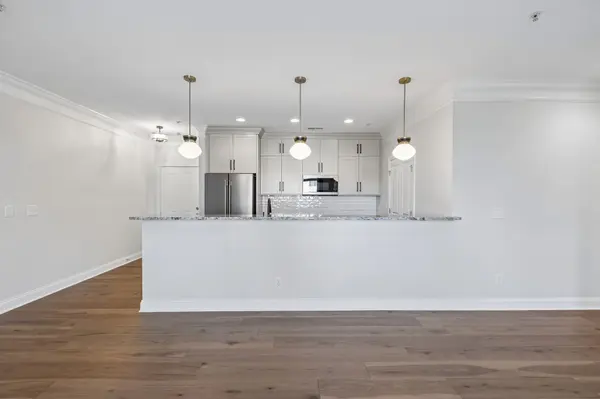 3100 W End Cir #103, Nashville, TN 37203