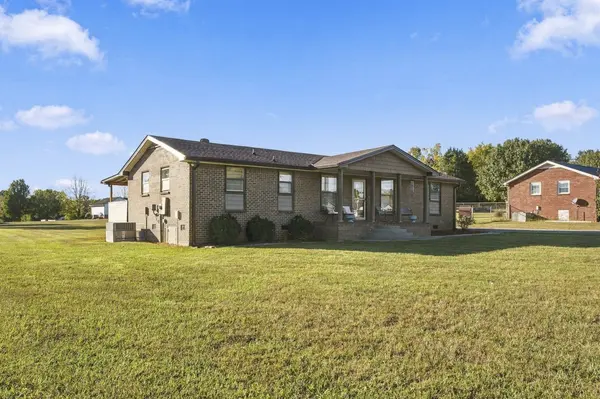 70 Byars Ln, Castalian Springs, TN 37031