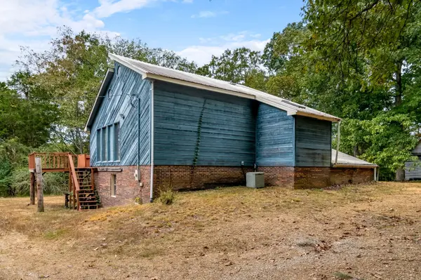 2120 Griffintown Rd, White Bluff, TN 37187