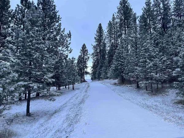 9516 E Day Rd, Mead, WA 99021