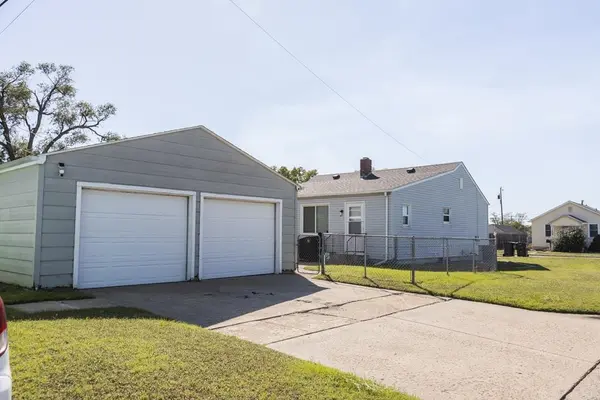 501 Montrose St, Salina, KS 67401
