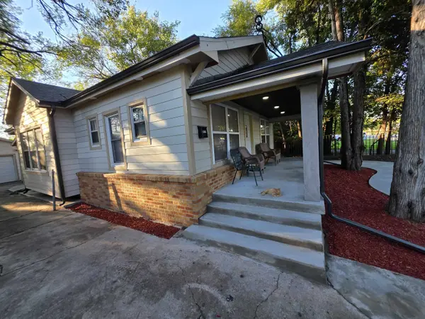 1527 N spruce st, Wichita, KS 67214