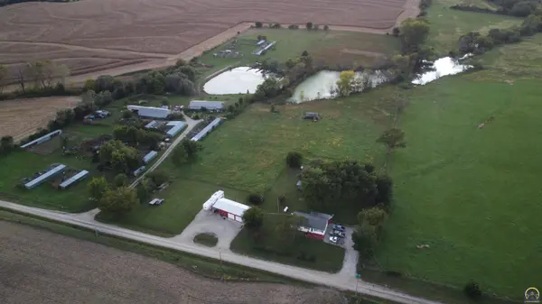 21787 S4 RD, Holton, KS 66436