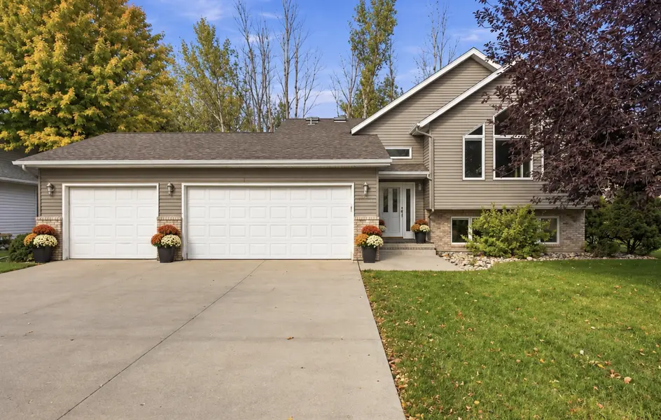 2617 38 1/2 AVE S, Fargo, ND 58104