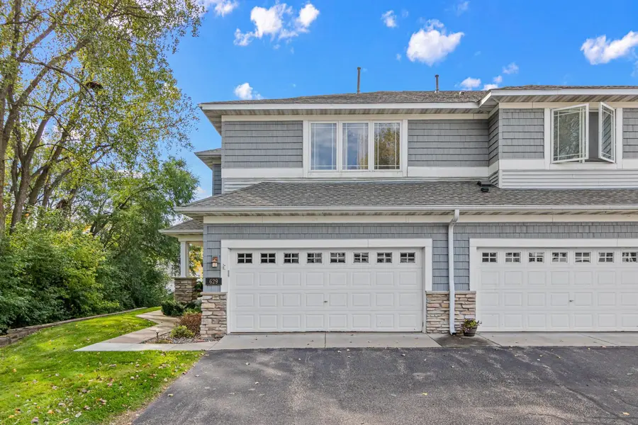 629 Sutherland DR, Woodbury, MN 55129