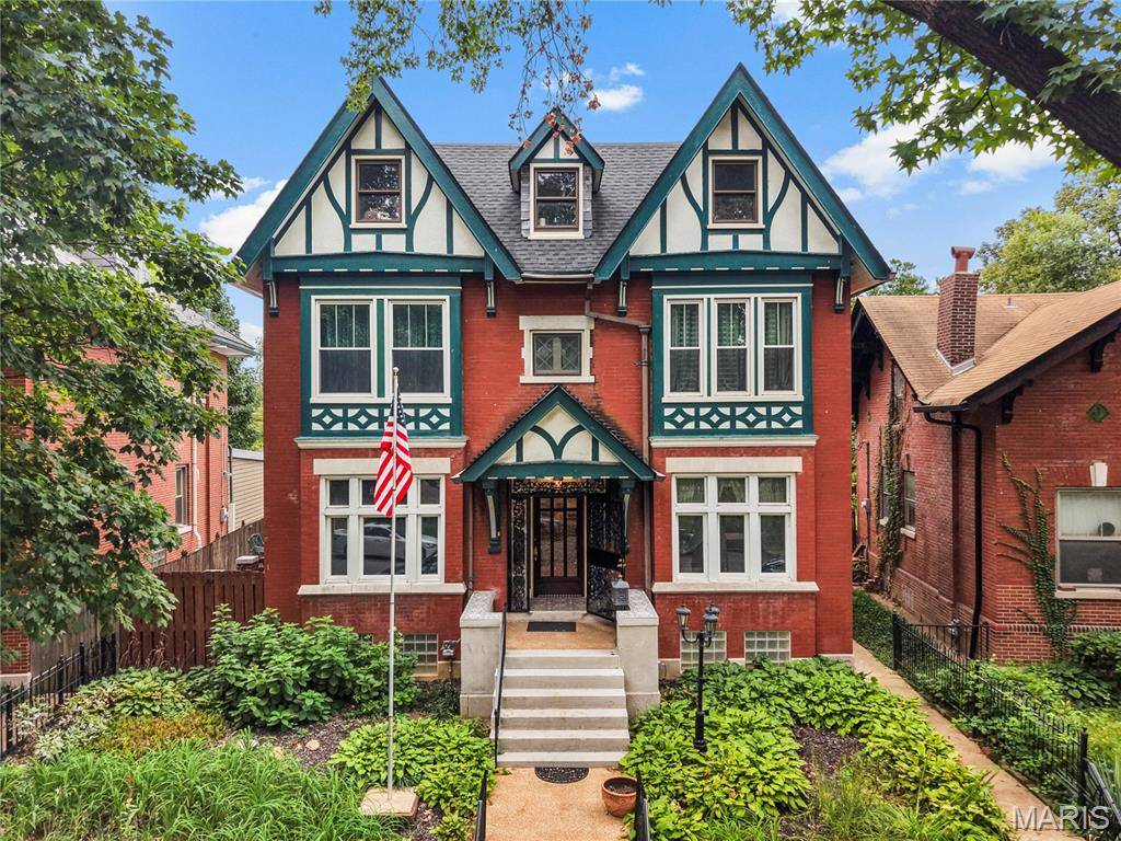 2922 Accomac ST, St Louis, MO 63104