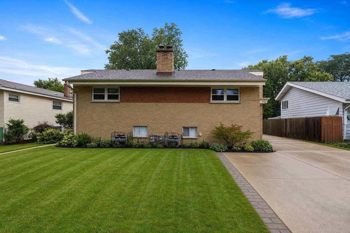 450 N Addison RD, Villa Park, IL 60181