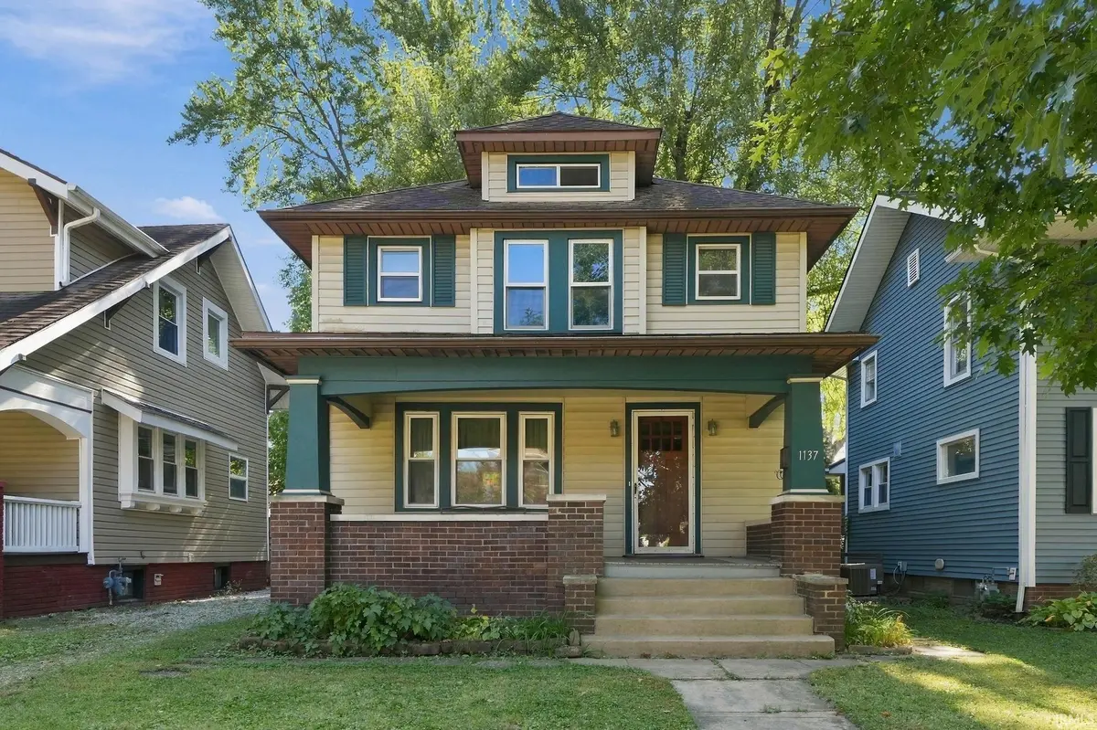 1137 W Oakdale DR, Fort Wayne, IN 46807-1747