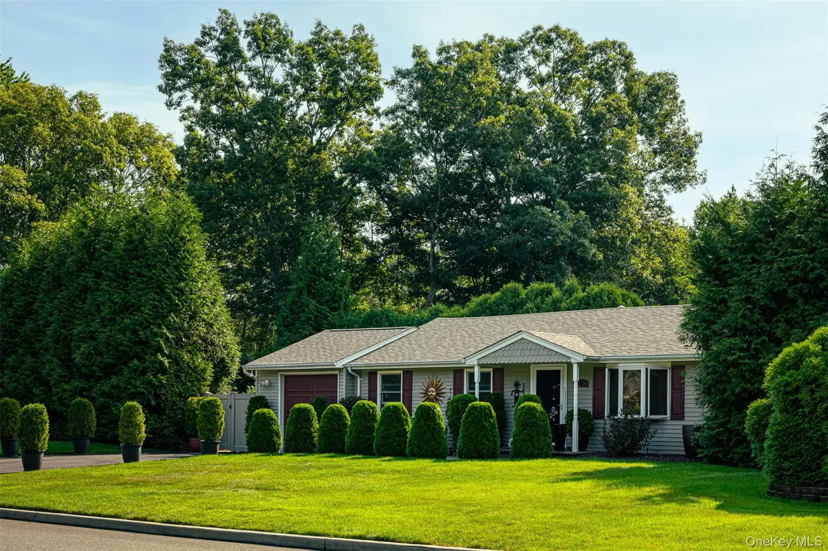 56 Ridge Haven DR, Ridge, NY 11961