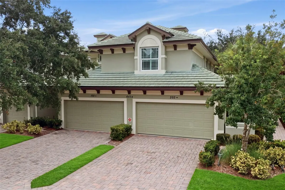 6434 MOORINGS POINT CIR #102, Lakewood Ranch, FL 34202
