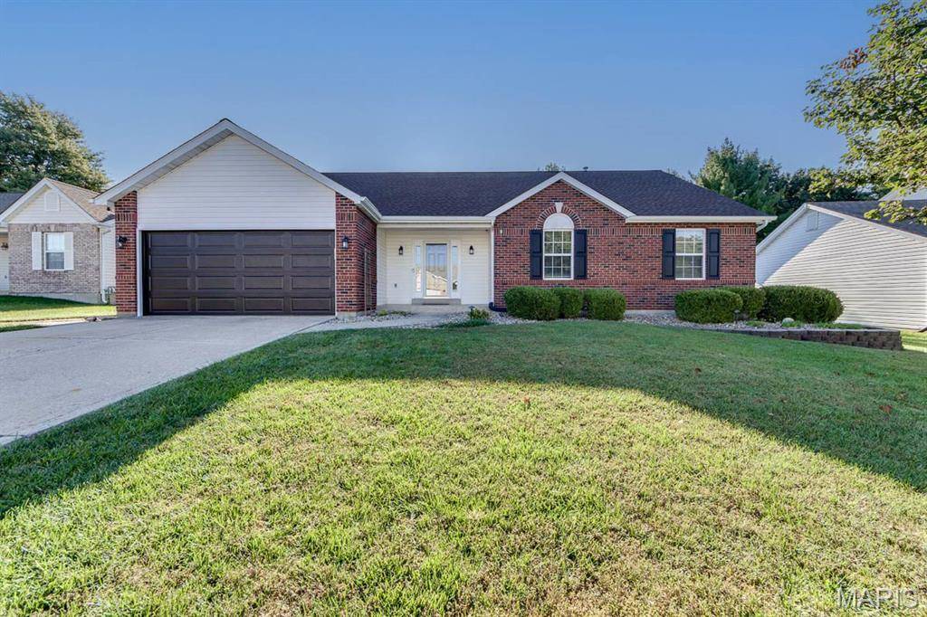 1448 Wood Haven DR, St Charles, MO 63304