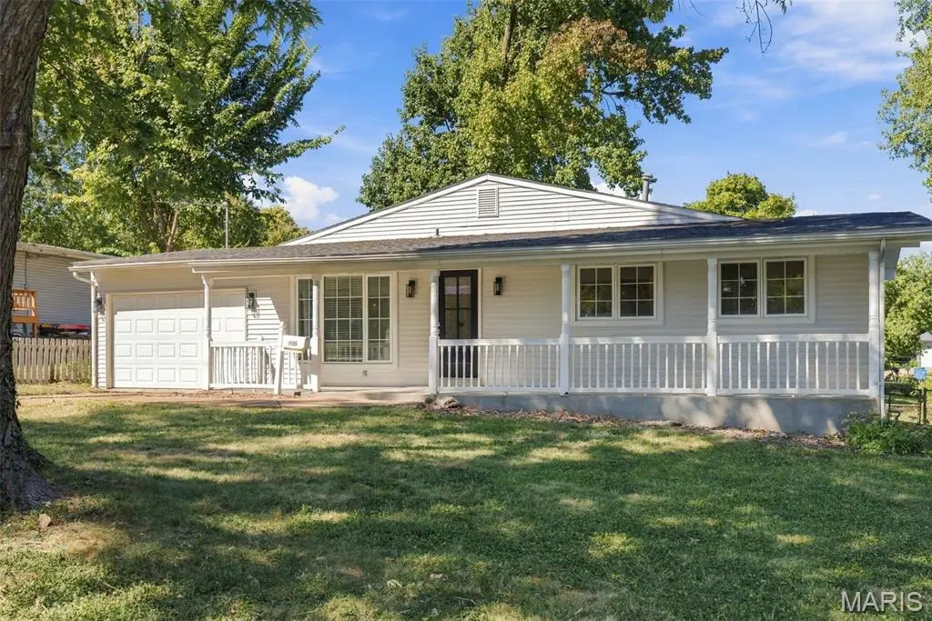 1585 Boulder DR, Florissant, MO 63031