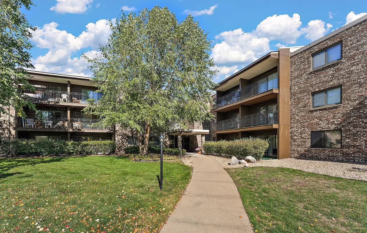 4100 Parklawn AVE #318, Edina, MN 55435