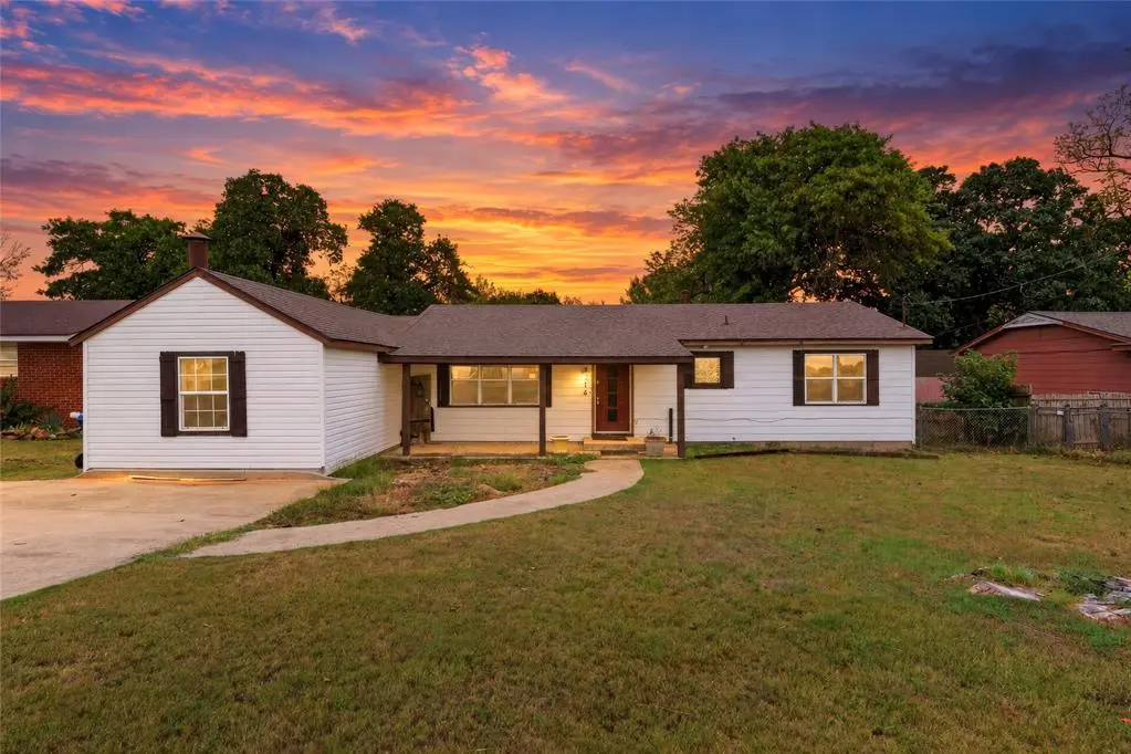 2216 Dixon RD, Choctaw, OK 73020