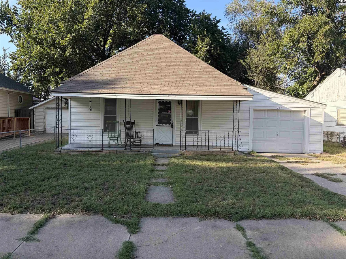 932 E 9th Ave, Hutchinson, KS 67501