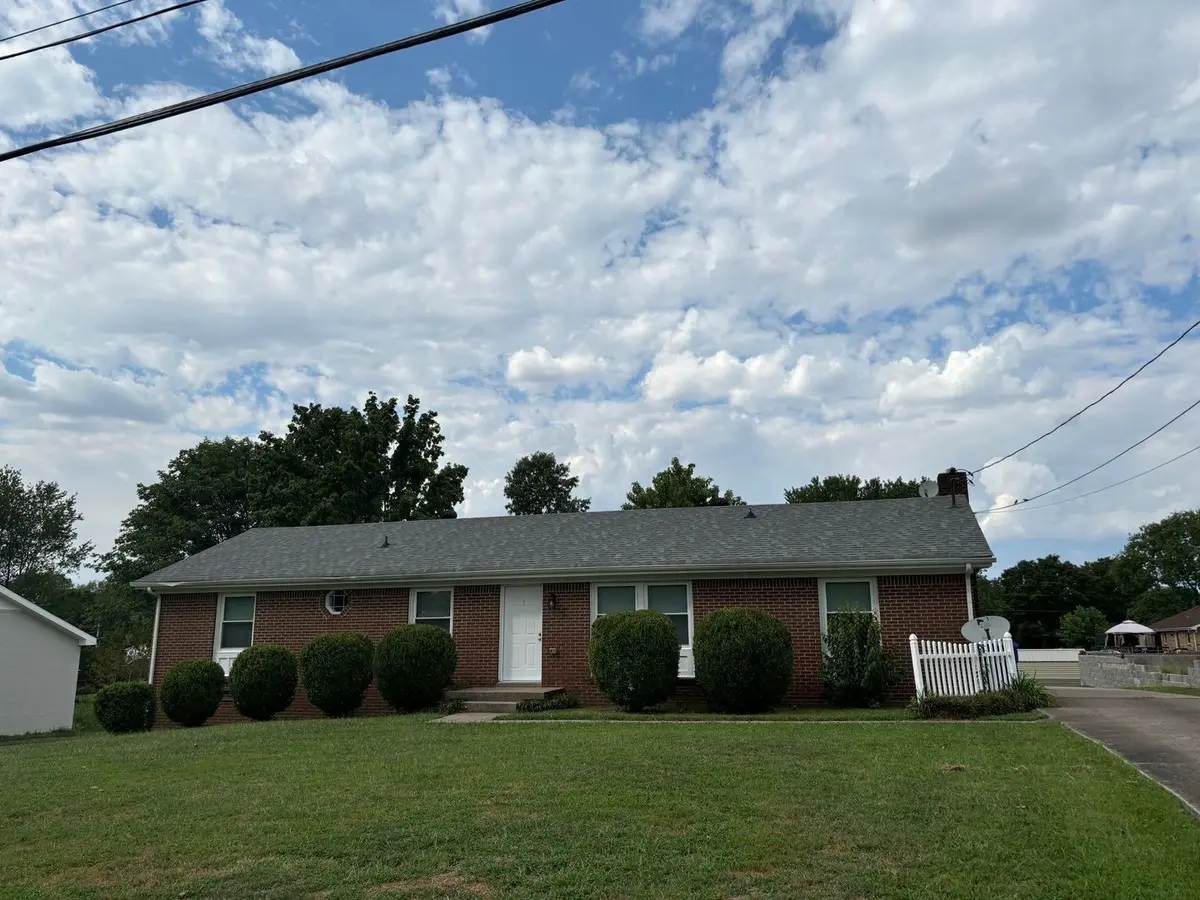 927 Kenwood Dr, Clarksville, TN 37043