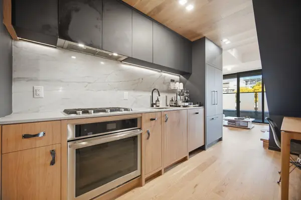 45 Dovercourt RD #310, Toronto C01, ON M6J 3C2