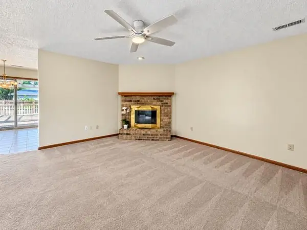1007 Chelsea CT, Warrensburg, MO 64093