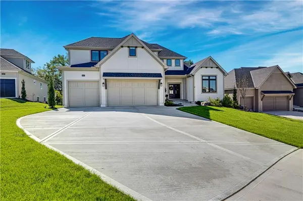 9367 W 170 TER, Overland Park, KS 66085