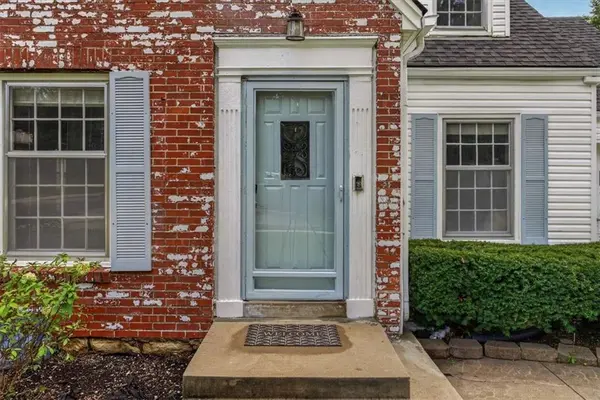 6641 Cherry ST, Kansas City, MO 64131