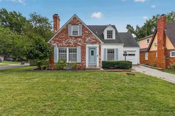 6641 Cherry ST, Kansas City, MO 64131
