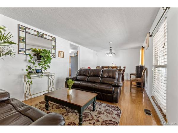 1413 S Kittredge, Aurora, CO 80017