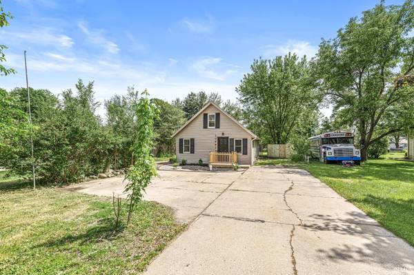 10982 Curtis ST, Osceola, IN 46561