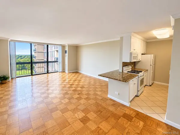 26910 Grand Central Pkwy #10T, Floral Park, NY 11005