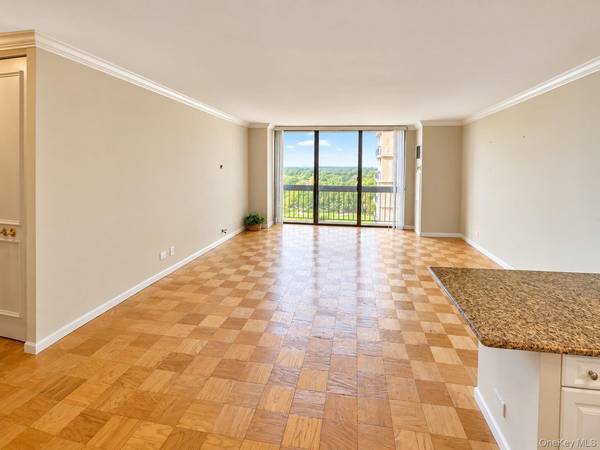 26910 Grand Central Pkwy #10T, Floral Park, NY 11005